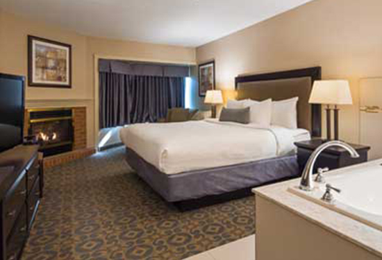 East Wing | King Whirlpool Room